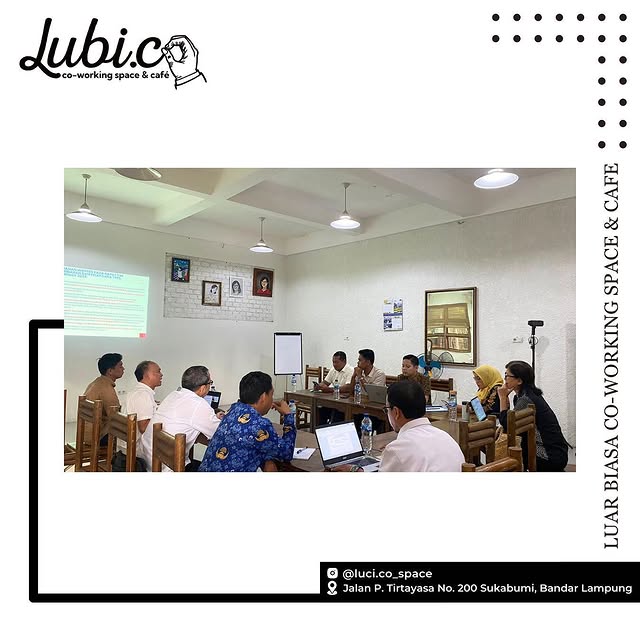 Lubi.co Space team and community working together in a collaborative environment